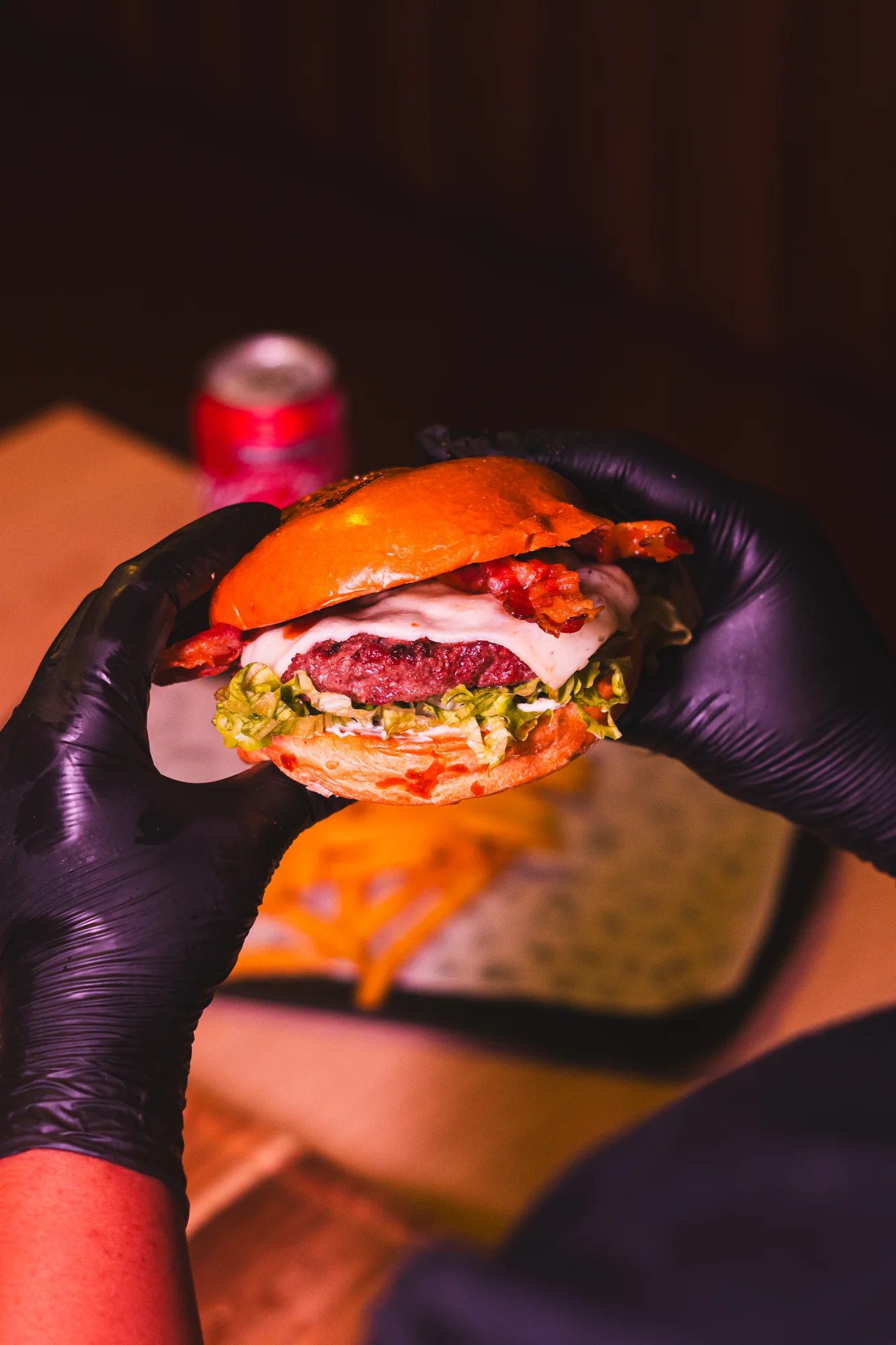 Hambúrguer artesanal de costela da Eating Burger's